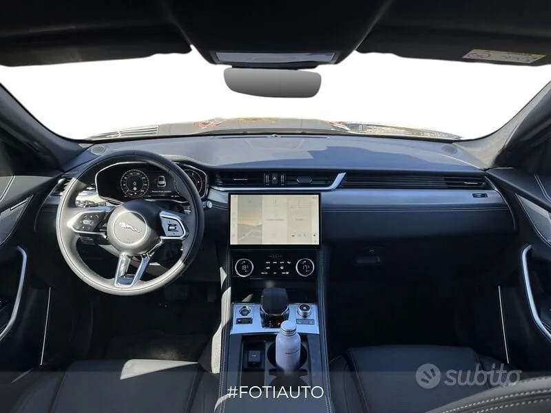 Jaguar F-Pace 2025 photo 4