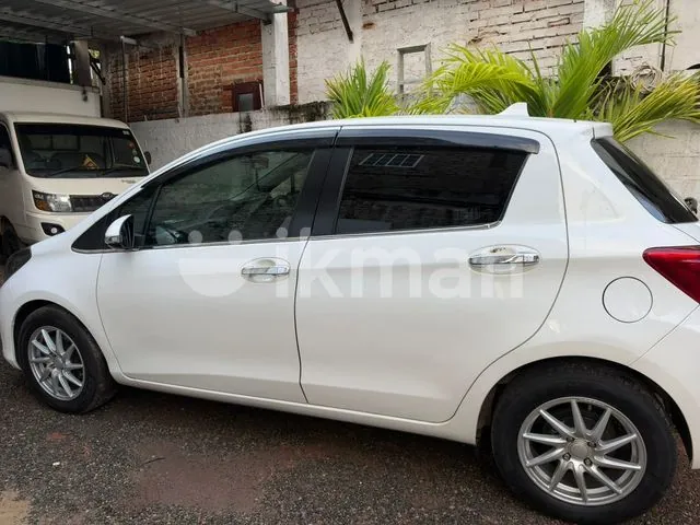 Toyota Vitz 2016 photo 2