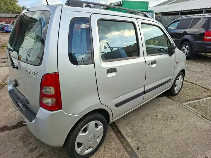 Suzuki Wagon R 2002 photo 4