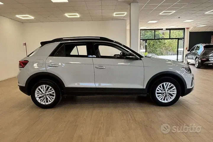 Volkswagen T-Roc 2023 photo 4