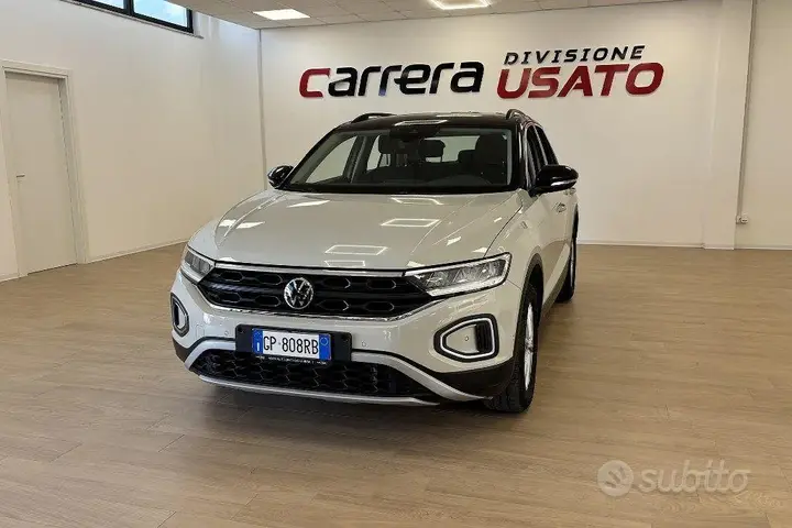 Volkswagen T-Roc 2023 photo 3