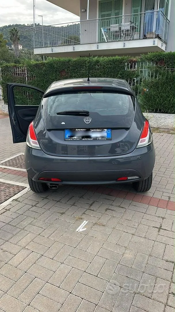 Lancia Ypsilon 2014 photo 4