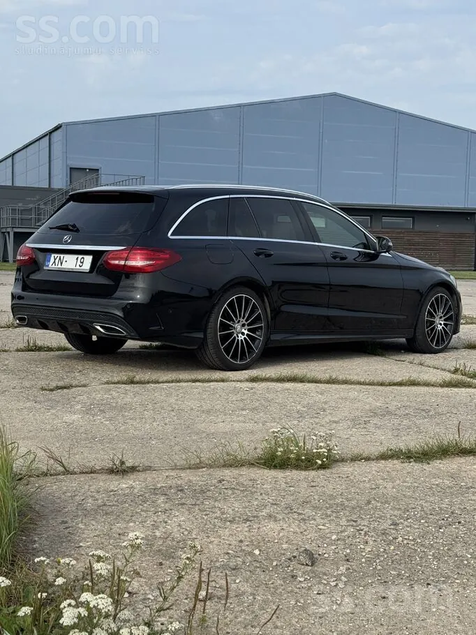 Mercedes-Benz C220 2016 photo 4