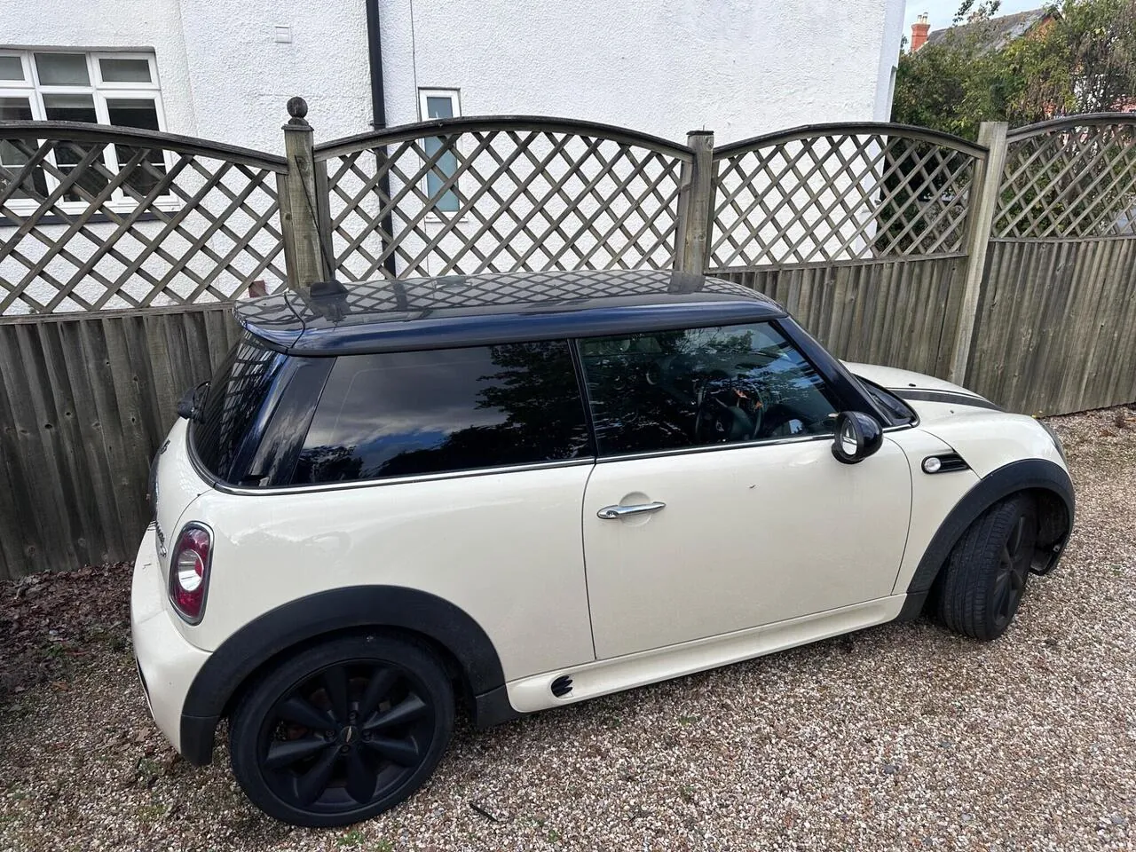 Mini Hatch 2012 photo 2