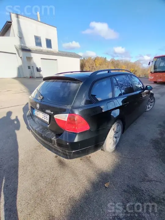BMW 318 2008 photo 4