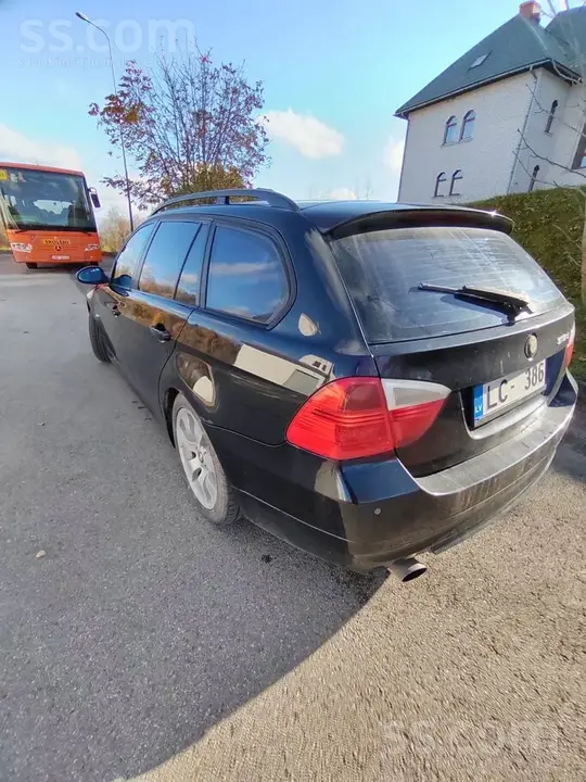 BMW 318 2008 photo 3