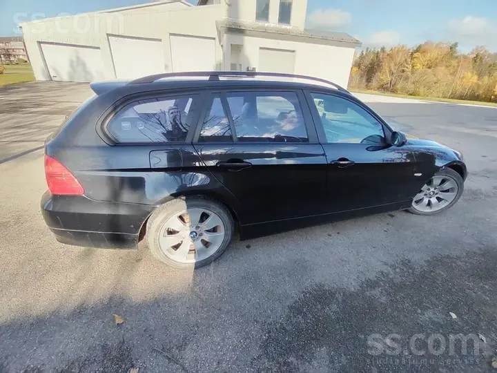 BMW 318 2008 photo 5