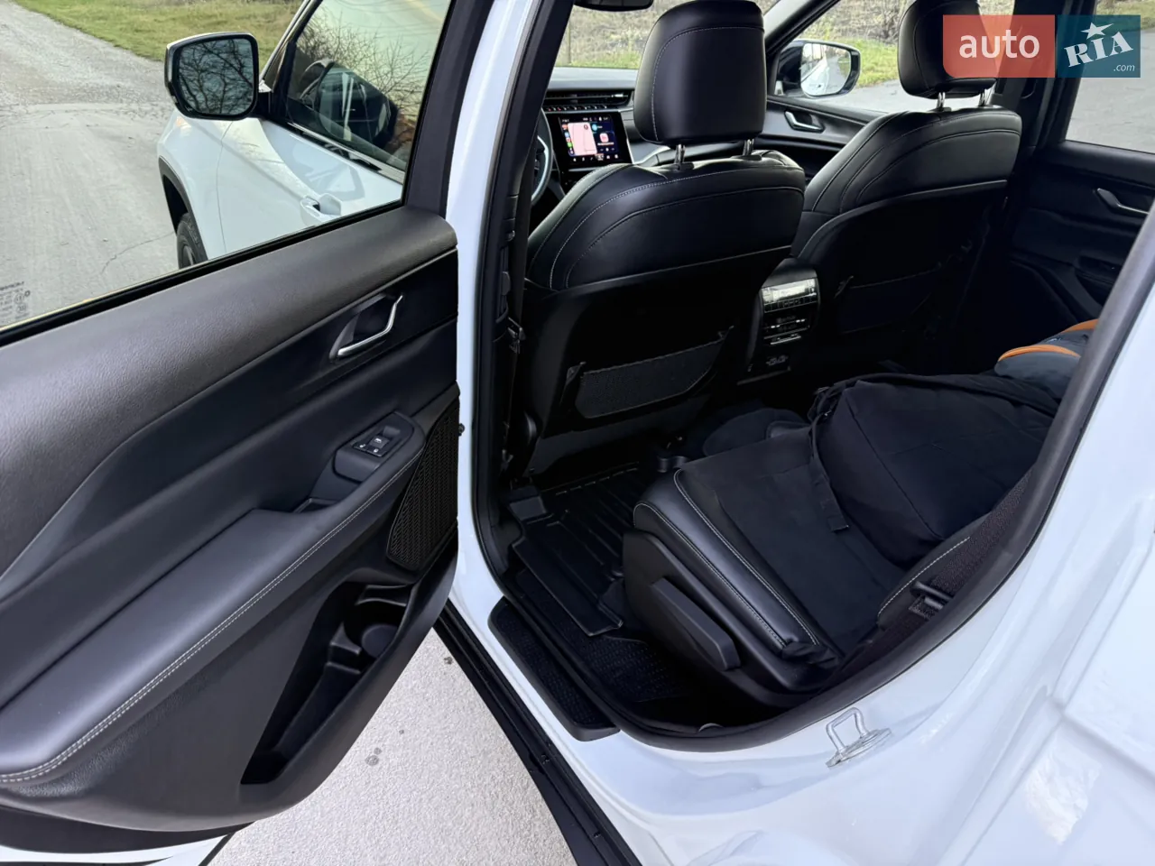 Jeep Grand Cherokee 2024 photo 3