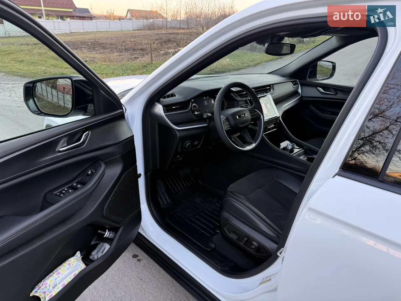 Jeep Grand Cherokee 2024 photo 2