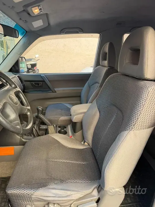 Mitsubishi Pajero 2002 photo 3