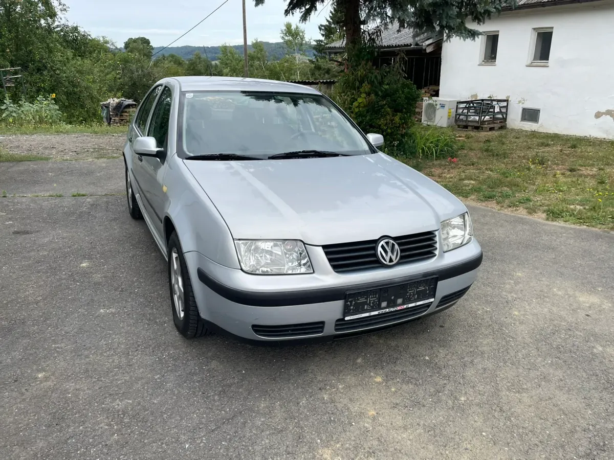 Volkswagen Bora 1998 photo 3