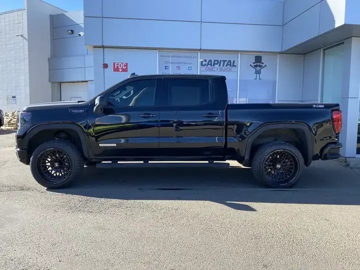 GMC Sierra 1500 2025 photo 2