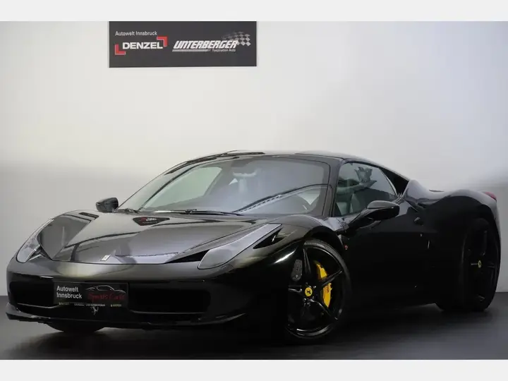 Ferrari 458 Italia 2010 photo 2