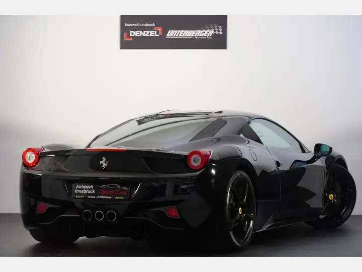 Ferrari 458 Italia 2010 photo 3