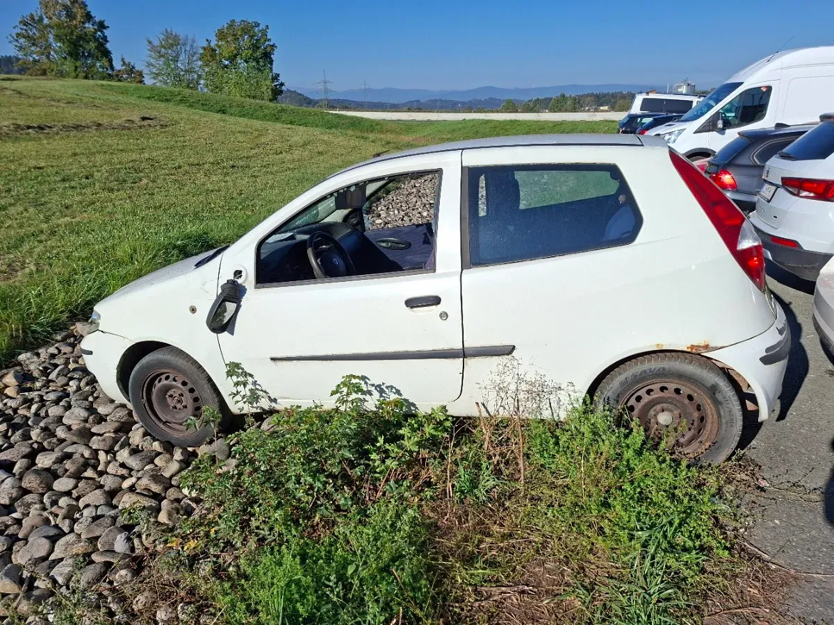 Fiat Punto 2008 photo 2