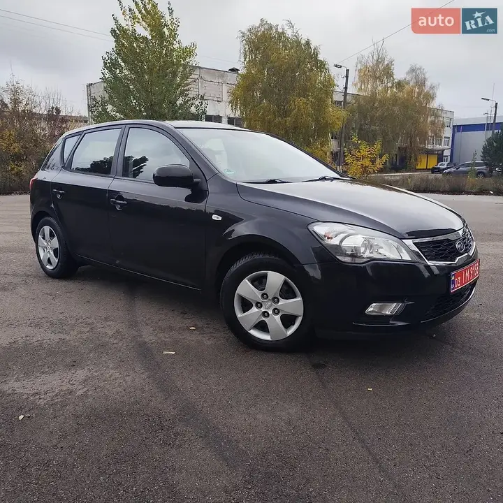 Kia Ceed 2010 photo 2