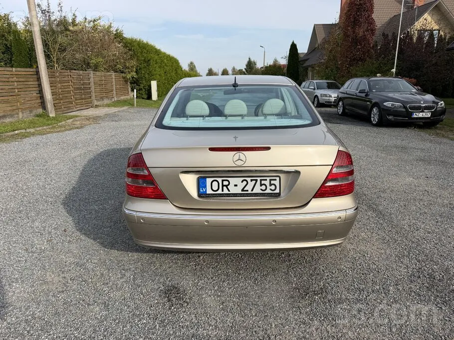 Mercedes-Benz E240 2003 photo 5