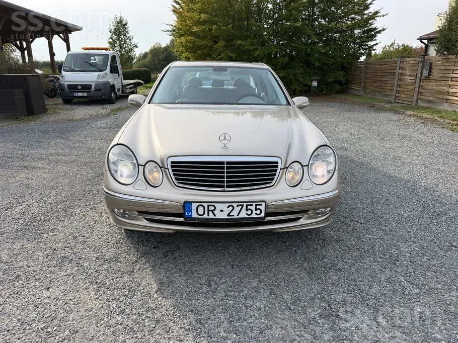 Mercedes-Benz E240 2003 photo 2