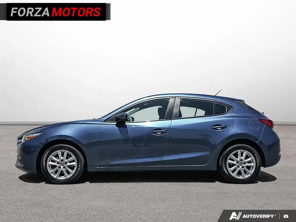Mazda 3 2018 photo 2