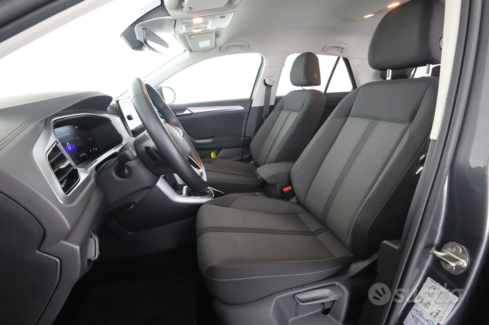 Volkswagen T-Roc 2025 photo 2