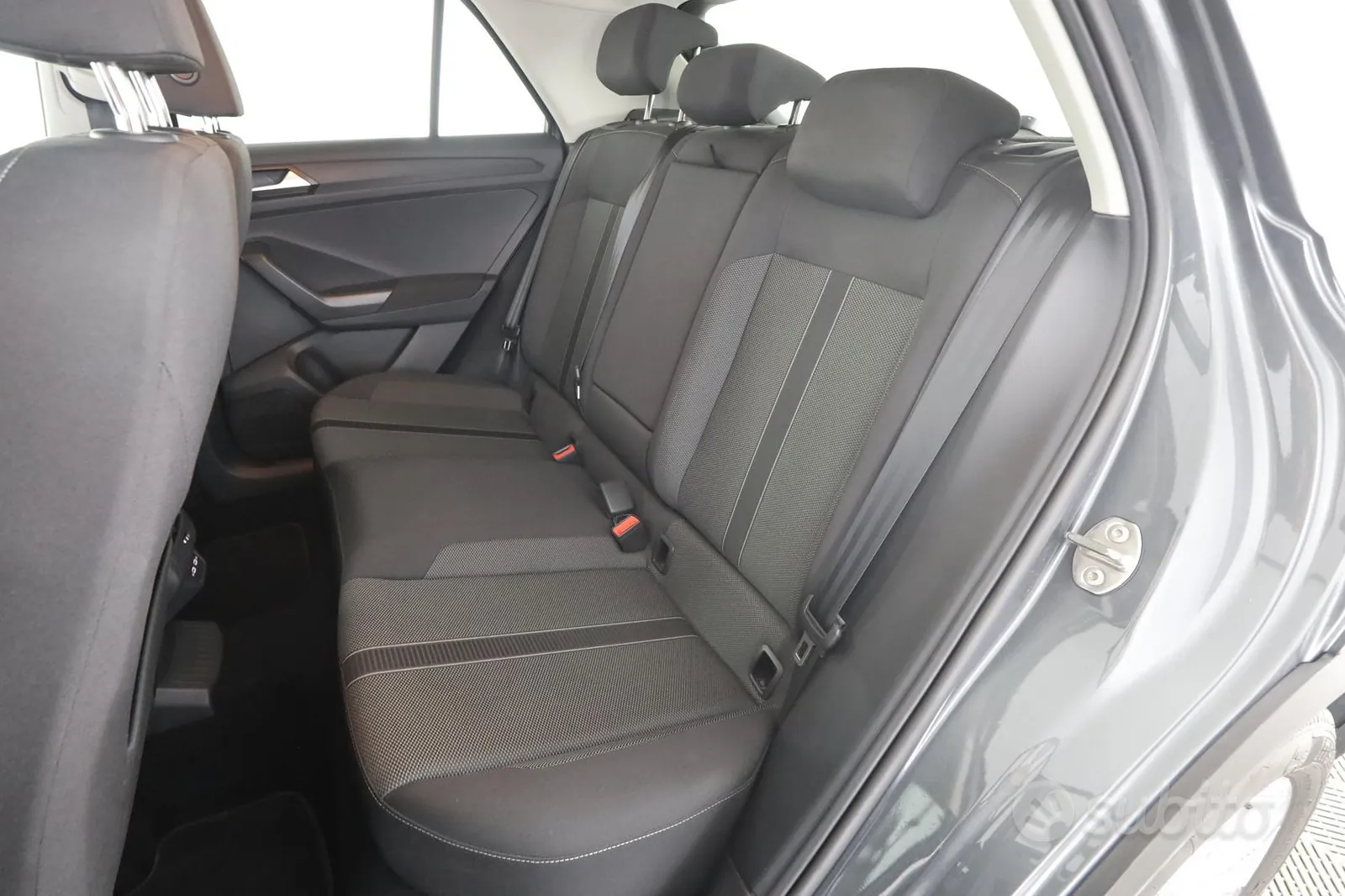 Volkswagen T-Roc 2025 photo 3