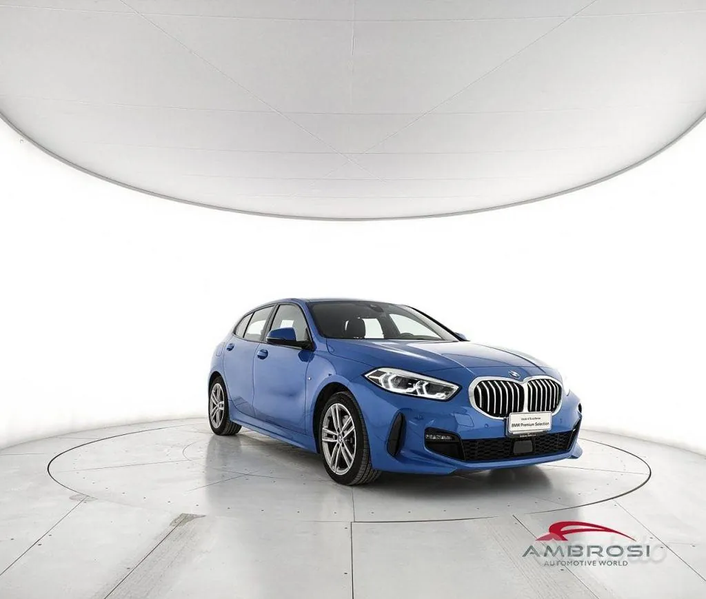 BMW 1 Series 2022 photo 2