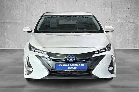 Toyota Prius Plug-In Hybrid 2021 photo 3