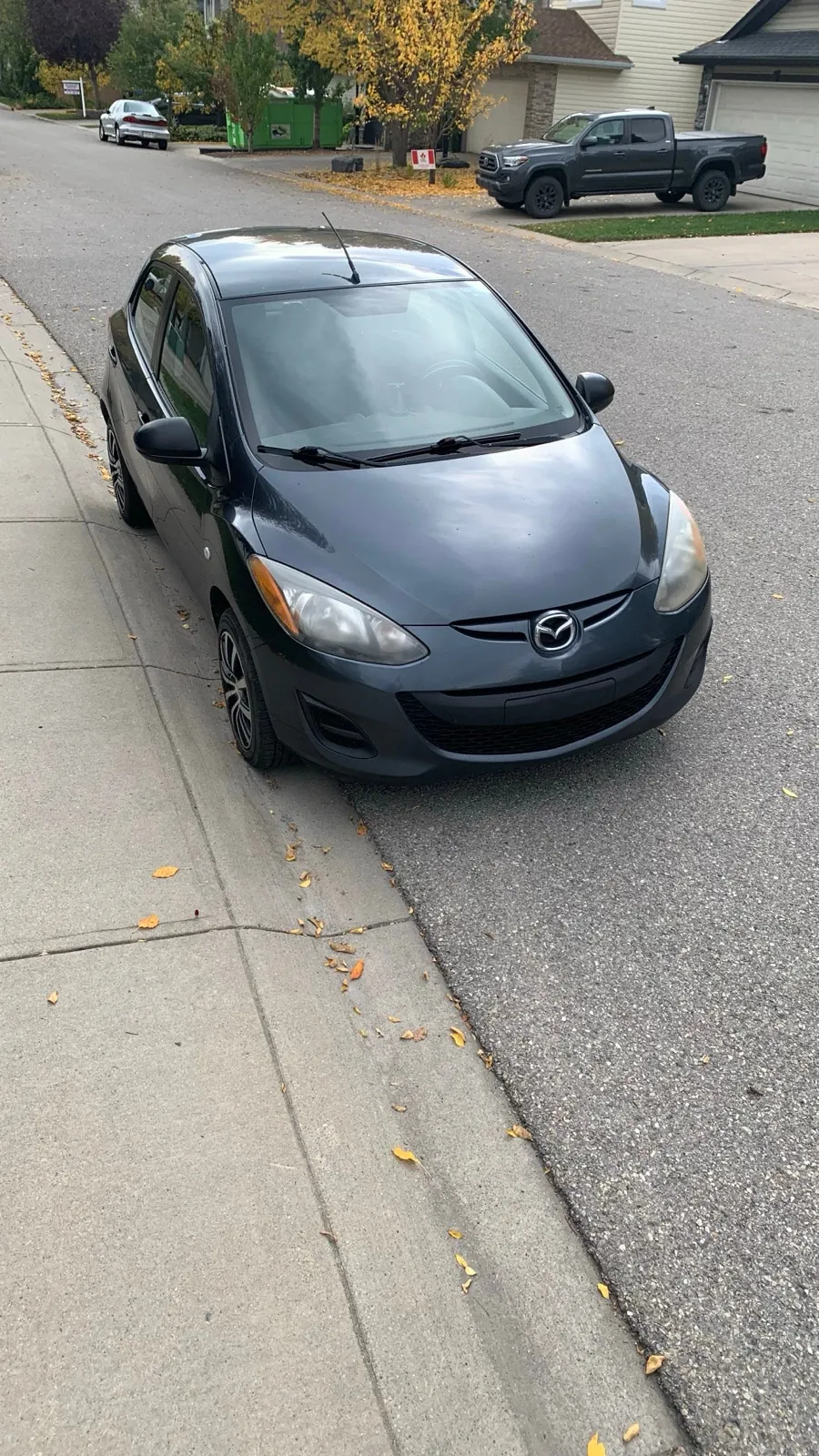 Mazda 2 2012 photo 2