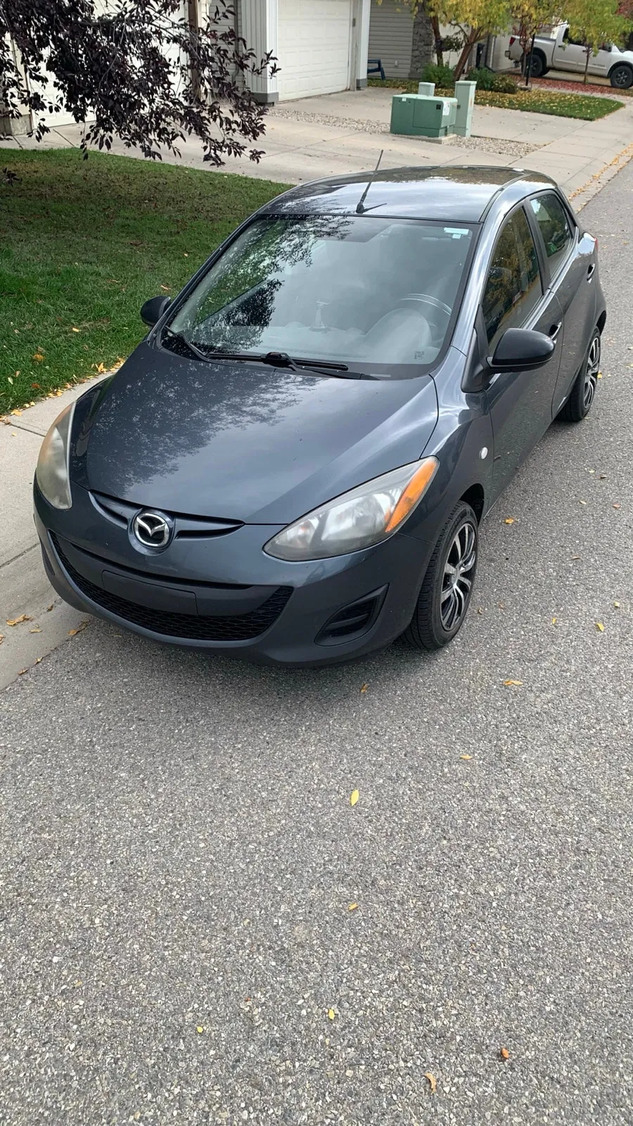 Mazda 2 2012 photo 3