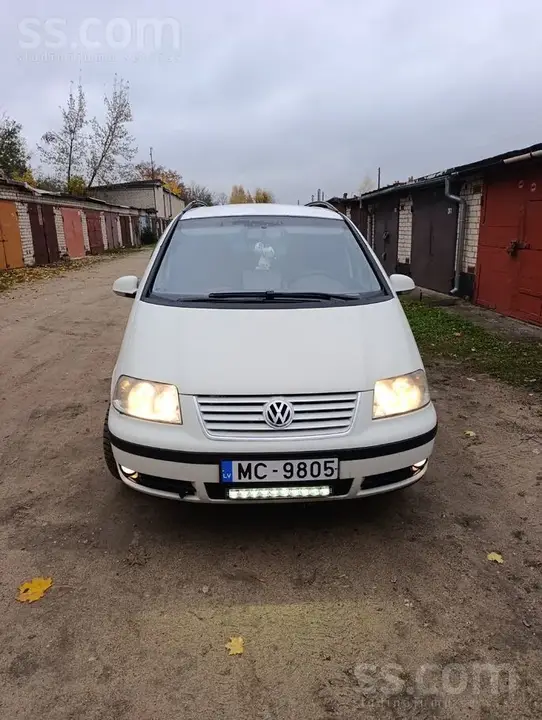 Volkswagen Sharan 2005 photo 2