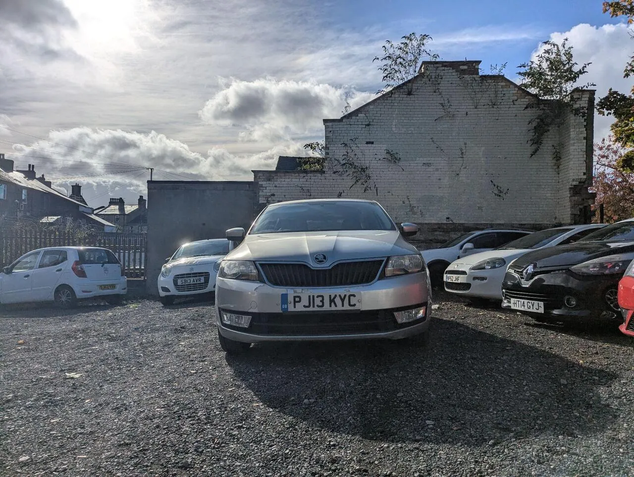 Skoda Rapid 2013 photo 4