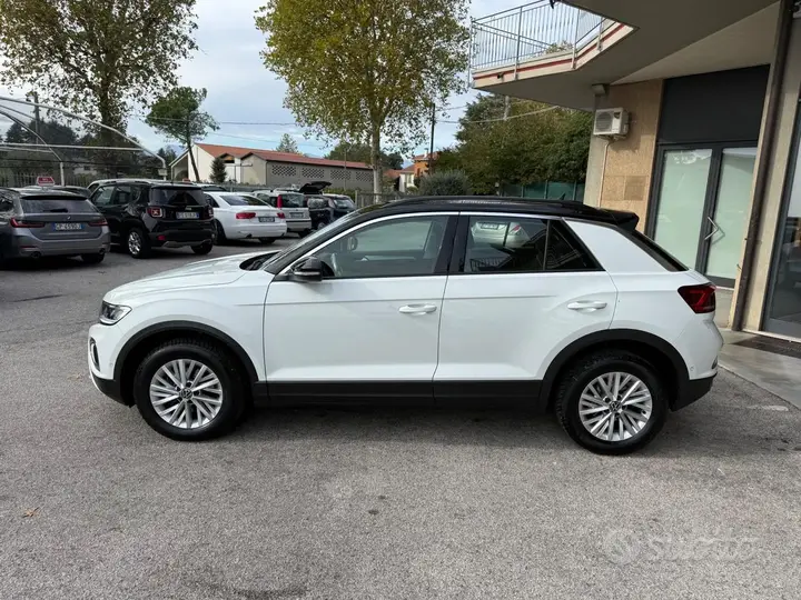 Volkswagen T-Roc 2024 photo 3