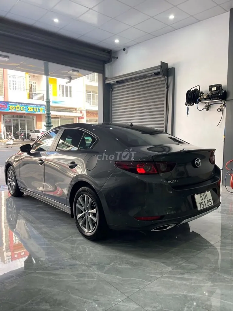 Mazda 3 2023 photo 2