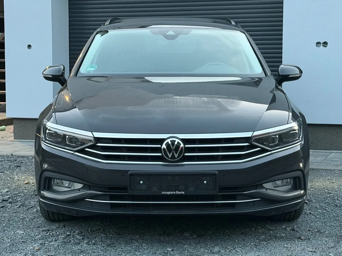 Volkswagen Passat 2023 photo 2