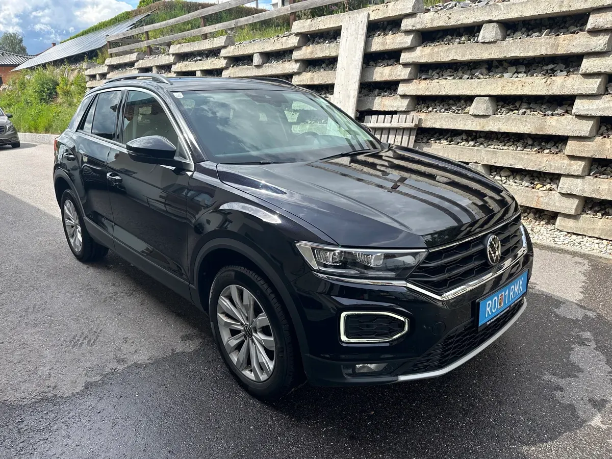 Volkswagen T-Roc 2022 photo 2