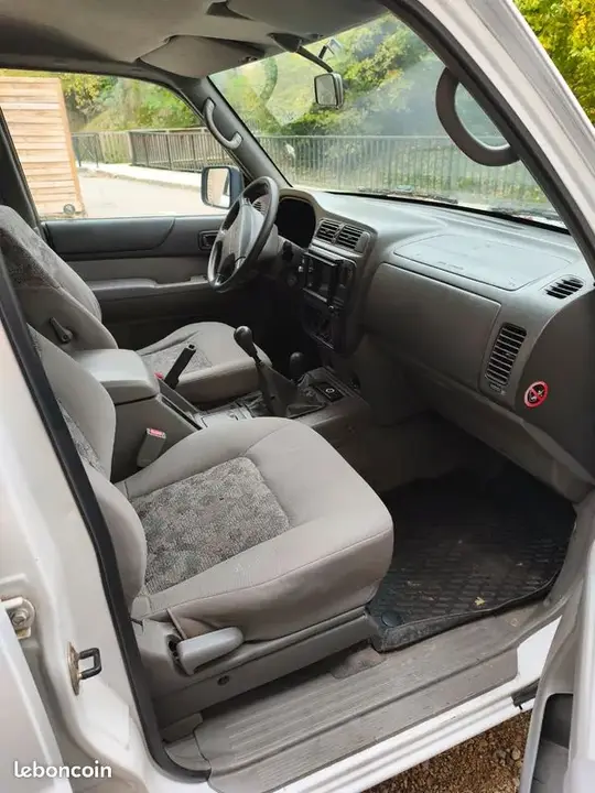 Nissan Patrol 2000 photo 2
