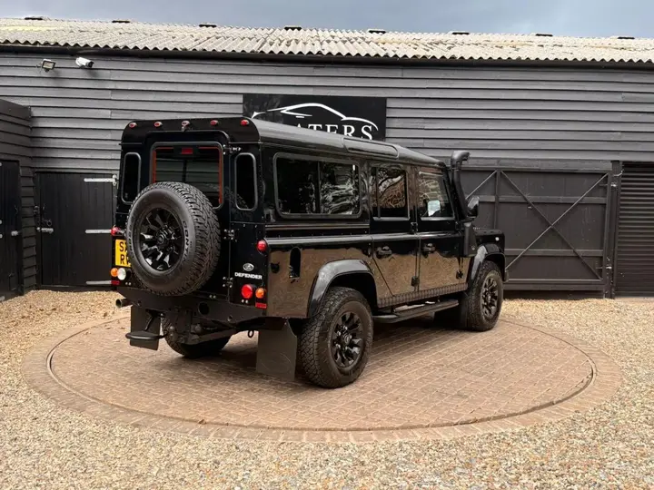 Land Rover Defender 110 2015 photo 3
