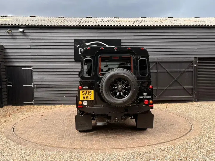 Land Rover Defender 110 2015 photo 5