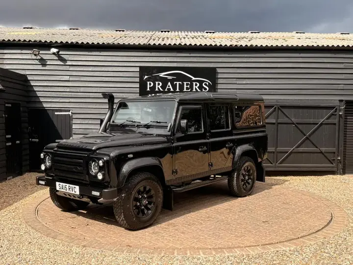 Land Rover Defender 110 2015 photo 2