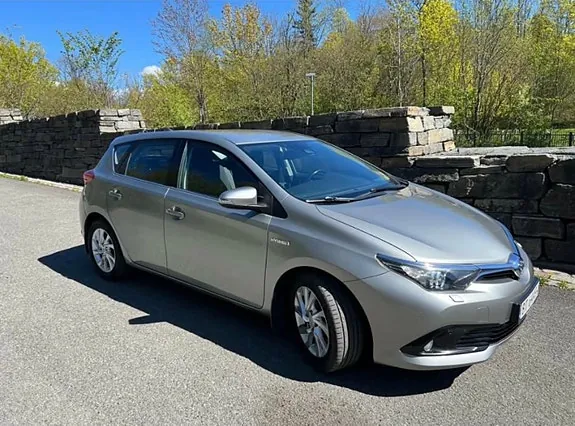Toyota Auris 2017 photo 3