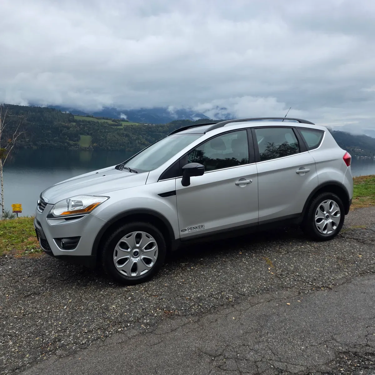 Ford Kuga 2012 photo 2