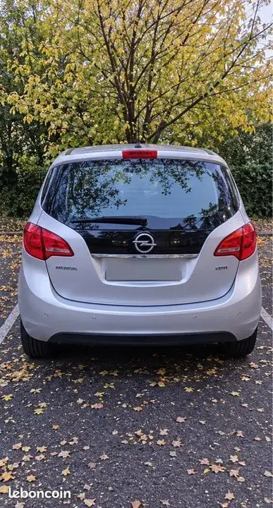Opel Meriva 2011 photo 2