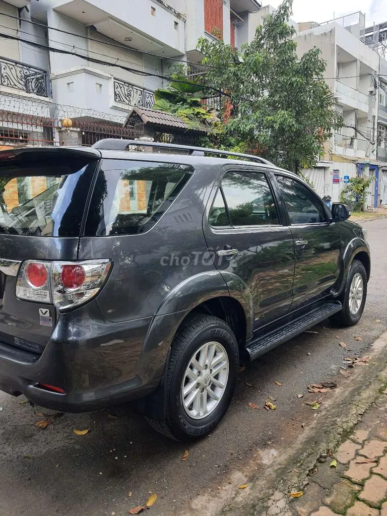 Toyota Fortuner 2013 photo 5