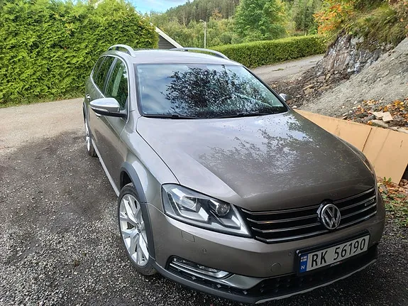 Volkswagen Passat 2012 photo 3