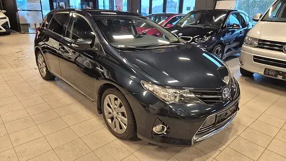 Toyota Auris 2015 photo 3