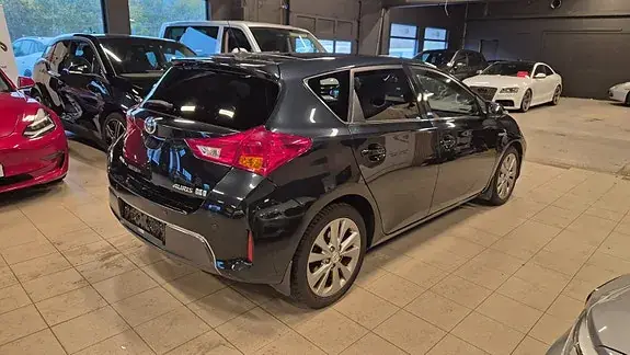 Toyota Auris 2015 photo 5