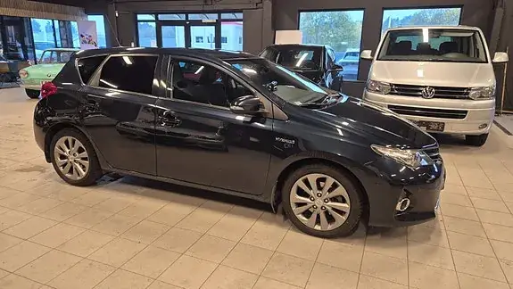 Toyota Auris 2015 photo 4