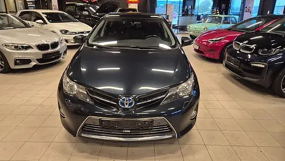 Toyota Auris 2015 photo 2