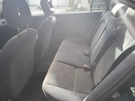 Toyota Avensis 2001 photo 5
