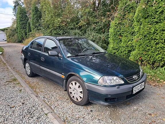 Toyota Avensis 2001 photo 2